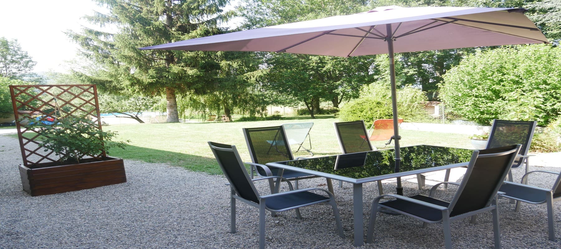 Piscine Terrasse privative gîte 4 étoiles Souquet Estapade