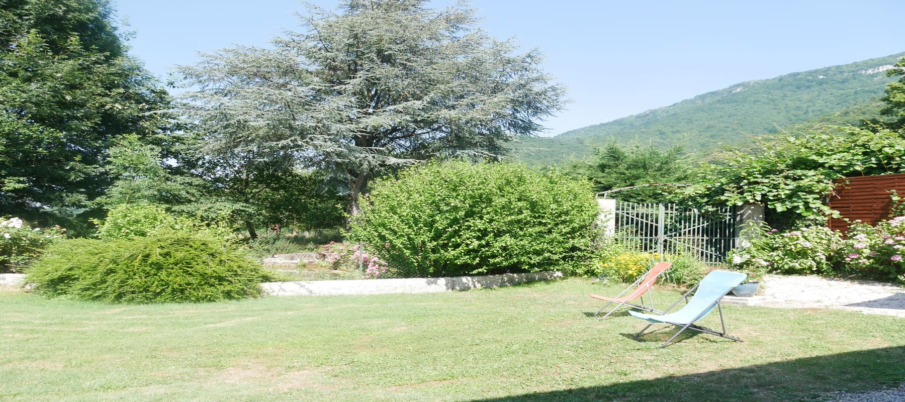 terrasse gîte barbecue montagne Souquet Estapade